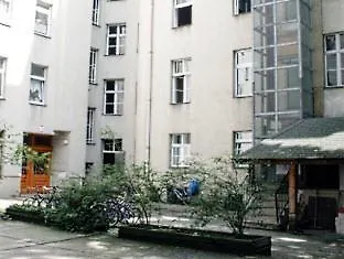 Sleep Cheap Hostel Berlín