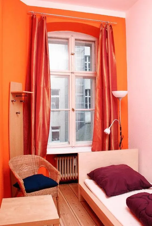 Sleep Cheap Hostel Berlín